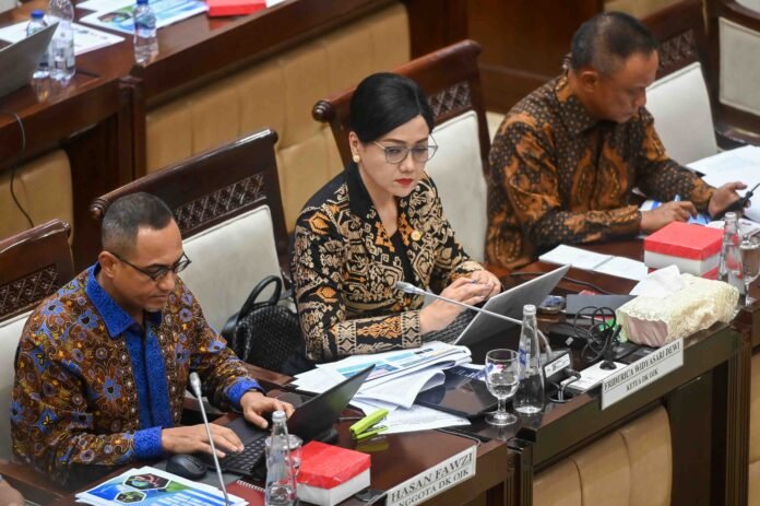 antarafoto-raker-komisi-xi-dpr-dengan-ojk-1781082842