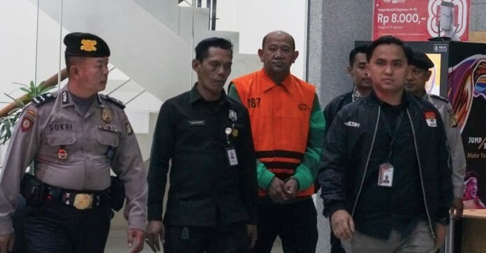 KPK-Tangkap-Tangan-Tersangka-Dugaan-Suap-Proyek-di-Kabupaten-Langkat-image_large