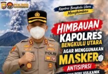 Antisipasi Debu Vulkanik dan Asap Karhutla, Kapolres Bengkulu Utara Imbau Warga Gunakan Masker