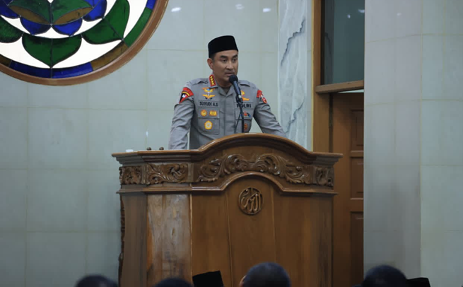 Kapolri Ajak Jamaah Masjid Al-Ikhlas Mabes Polri Jaga Kerendahan Hati dan Perkuat Akhlak